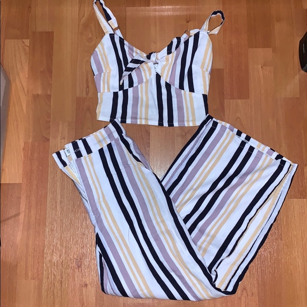 SUPER CUTE TWO PIECE STRIPED SET